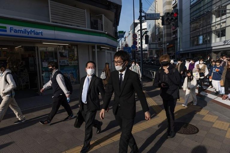 日本流感走向全面大流行 访日旅游可做这些准备 日本有流感疫情,图中人物与新闻无关。(路透)