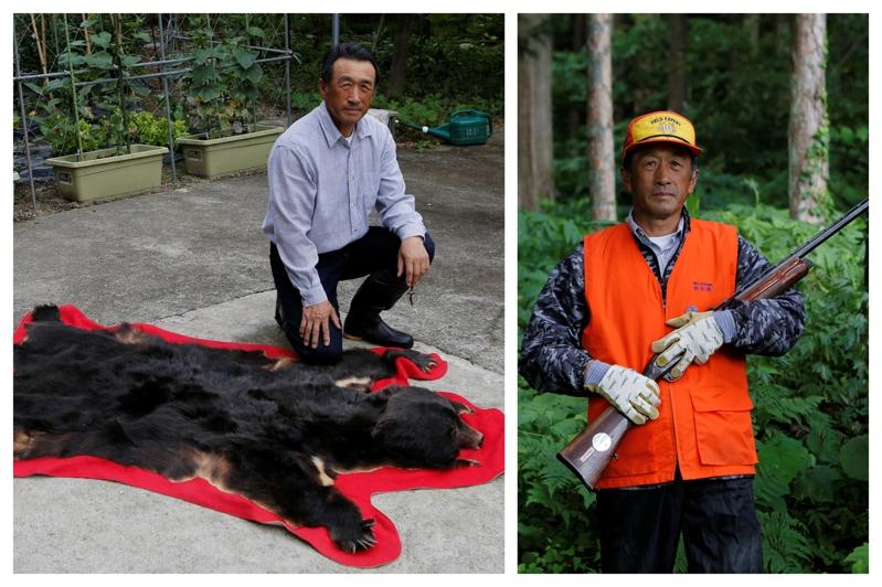 佐竹表示,目前猎友会已经严重高龄化,人手不足,交给猎友会处理熊害这种模式已经行不通。图为2018年,秋田县苹果农里见展示他用猎枪射杀的黑熊。(路透)