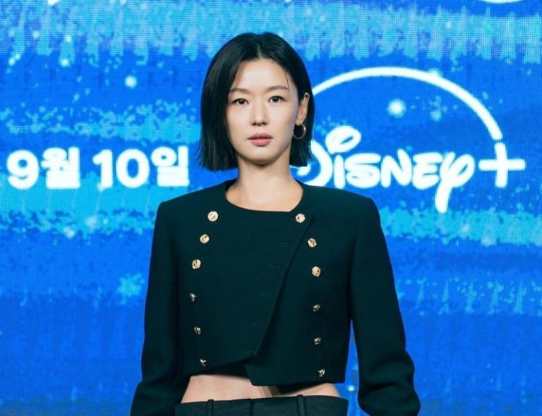 全智贤罕见提到恋爱秘辛。(本报数据照片／Disney+提供)