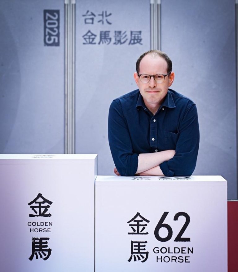 瓦昆菲尼克斯新片全裸演出 名导揭:他超兴奋 亚瑞阿斯特带着新作「疯狂小镇爱丁顿」参加金马影展。(图/金马执委会提供)