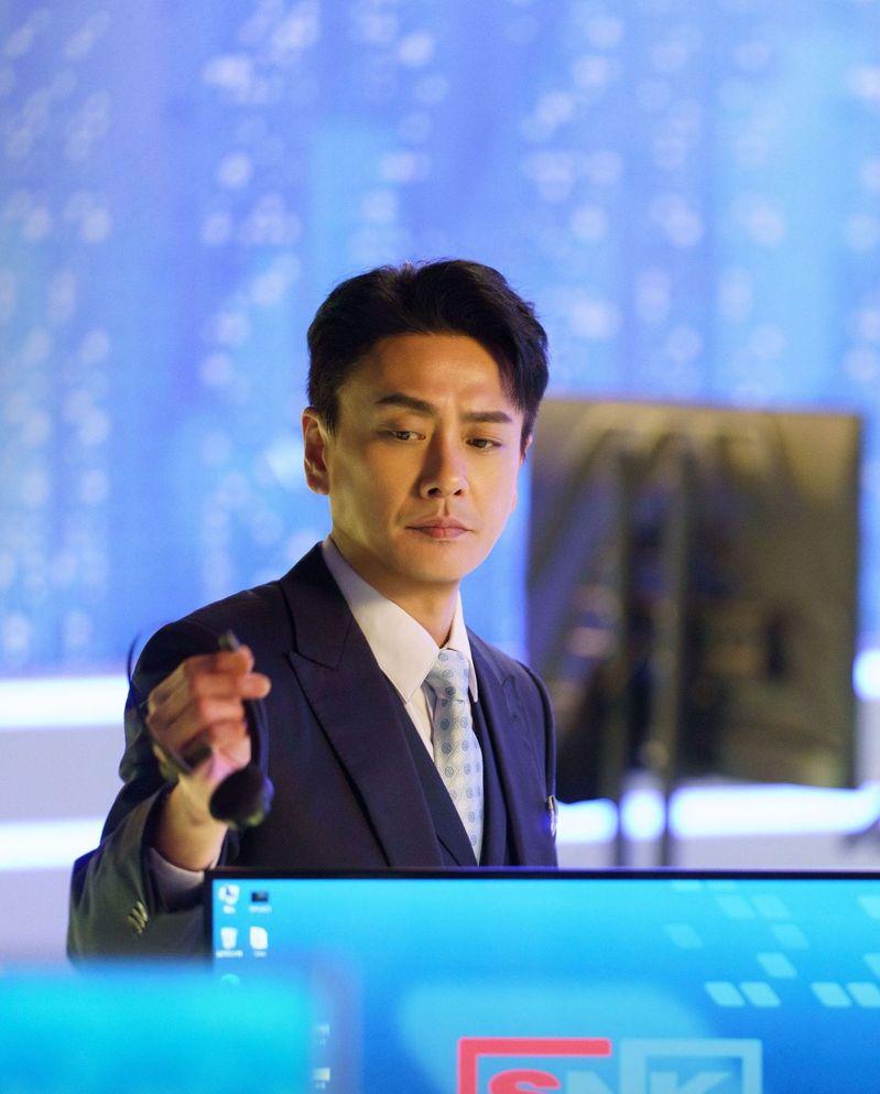 黄宗泽自嘲,「我就是新闻女王2中插广告的神」。(取材自微博)