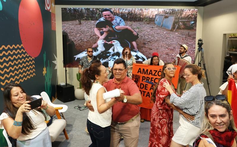 联合国气候变化纲要公约第30次缔约方大会于巴西贝伦正式开幕，COP30绿区设立主题展馆，盼唤醒参观者为下一代拯救地球。（记者潘俊宏／摄影）