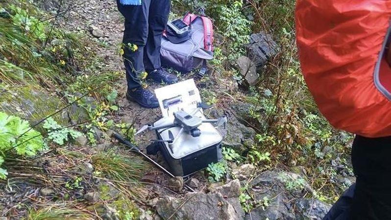 河南饶姓男子独自到南太行山区健行失联月余,尚未寻获;图为救援队用于搜救的无人机。(取材自大象新闻)