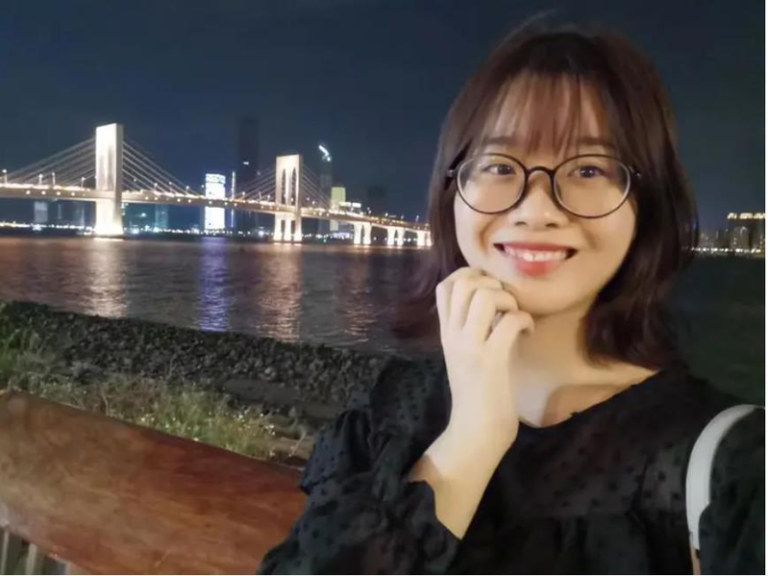 AI天才少女罗福莉证实加入小米 「全力奔赴心目中的AGI」 DeepSeek-V2的关键开发者之一罗福莉,被誉为「AI天才少女」,今年不到30岁。(取材自罗福莉公众号)