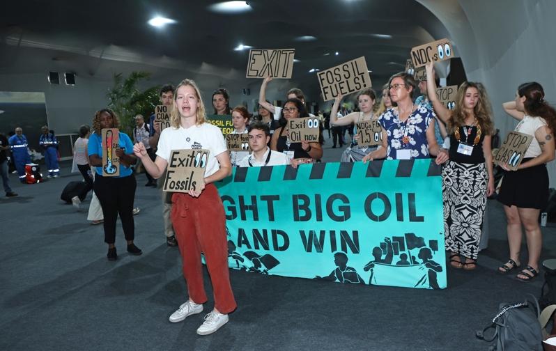 IEA报告指出，未来25年油气消费持续增长，气候峰会上环团向化石燃料宣战。(记者潘俊宏／摄影)