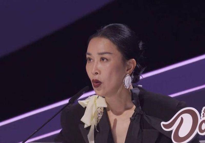 那英以评委的身分参加音乐选拔赛。(取材自南方娱乐网)