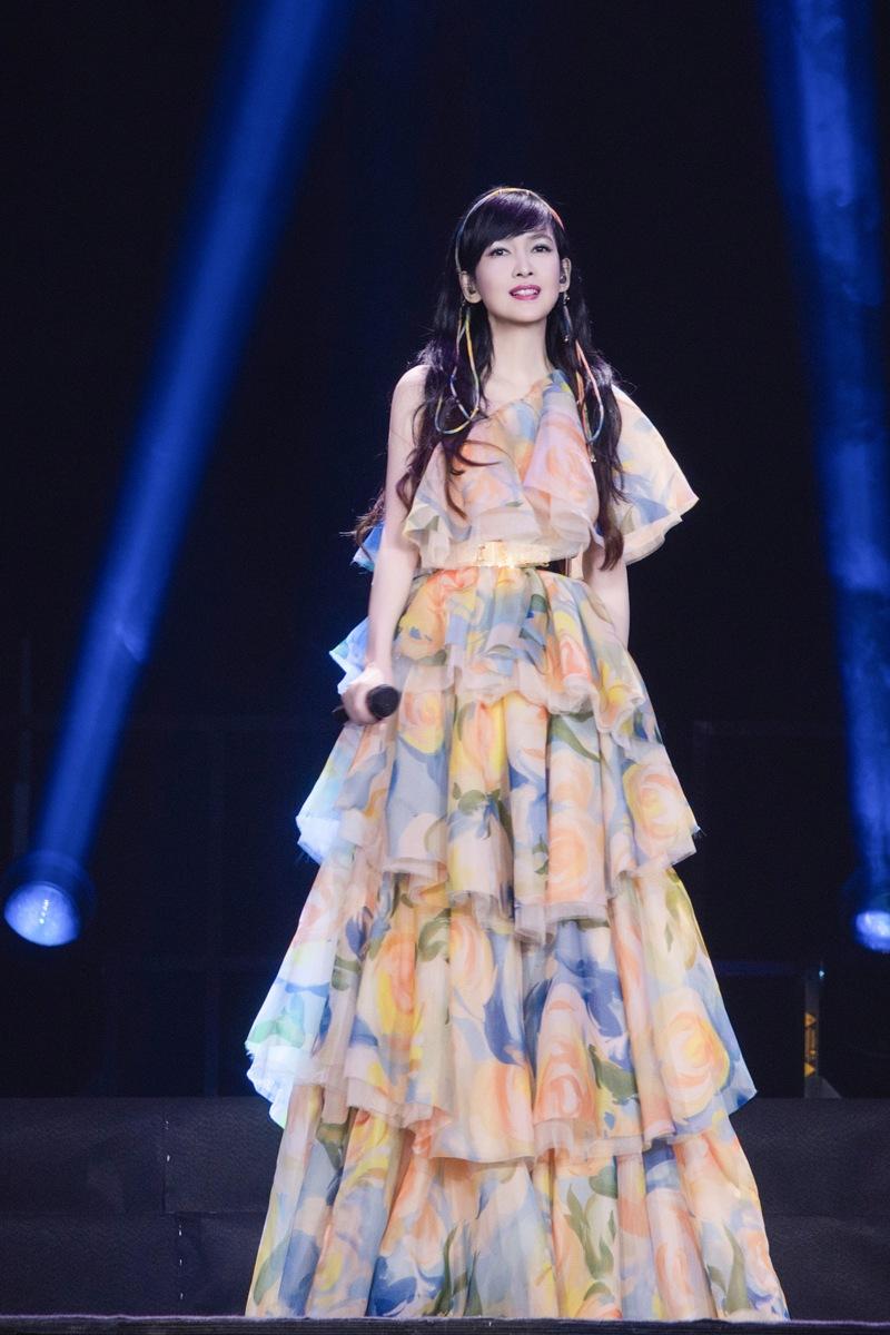 周慧敏近期将精力投入巡演。(取材自微博)