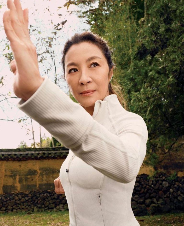 杨紫琼获颁柏林影展「荣誉金熊奖」。(自材自微博)