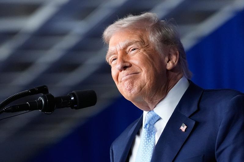 川普家族企业与沙特阿拉伯房地产开发商Dar Al Arkan于17日宣布，将在马尔代夫合作开发豪华酒店项目，采「不动产代币化」融资模式。(美联社)