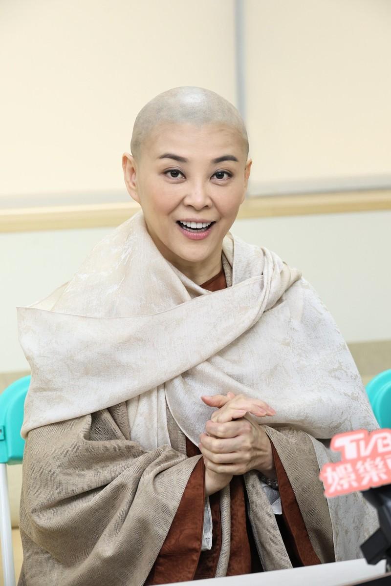 方馨首度以光头造型现身。(记者白振廷/摄影)