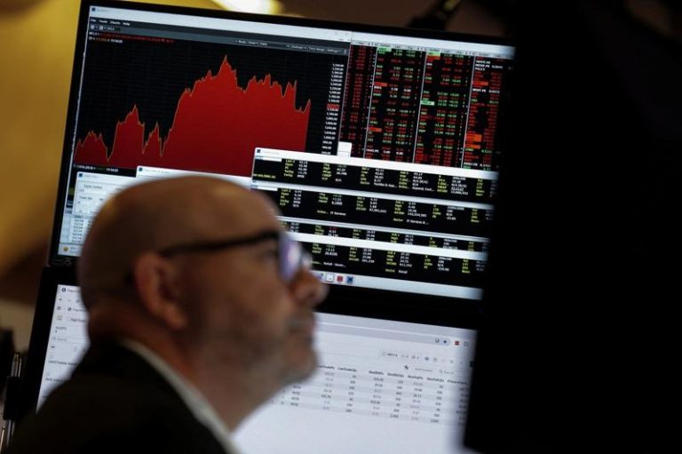 调查显示，基金经理人对企业「过度投资」感到忧心，是20年来首见。（路透）