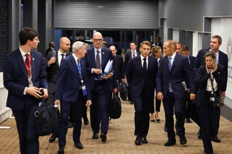 欧洲挺基辅争取更好条件 美国俄乌和平方案需补强 欧洲及其他西方领袖今天表示,美国提出的和平方案可作为终结俄乌战争的谈判基础,但「仍需进一步研议」。(路透)