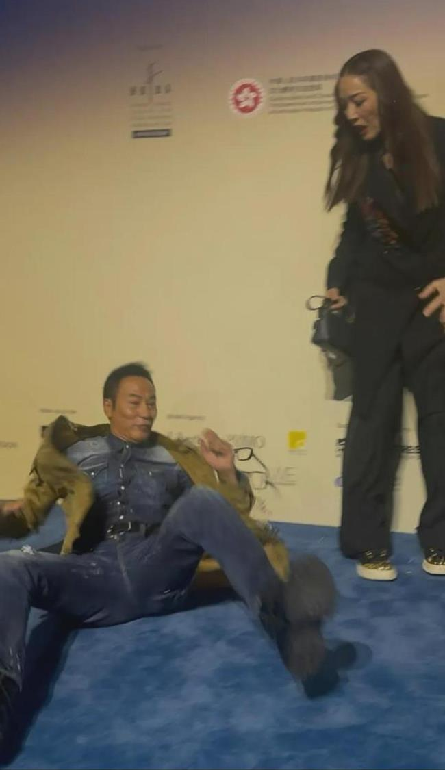 任达华70岁仍老当益壮。(取材自都市快报橙柿交互)