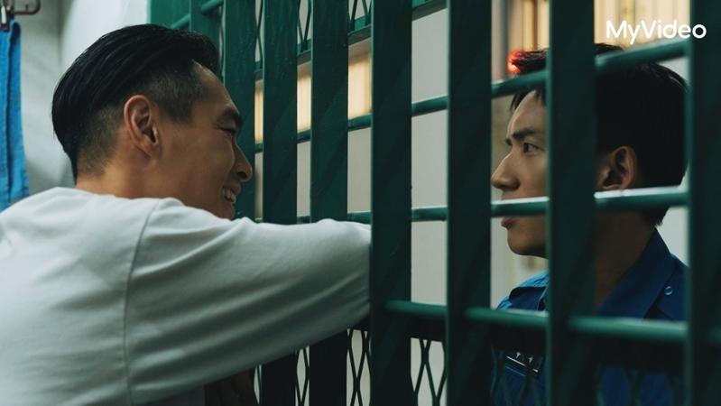 杨祐宁在「监所男子囚生记」中扮演黑道老大「吉娃娃」。图/爱奇艺国际版、壹壹影业提供