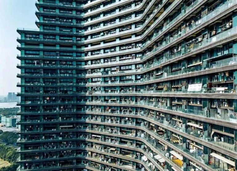 「网红经济」不再? 主播纷撤离 杭州网红大楼租金腰斩 杭州最大网红公寓。(取材自微博)