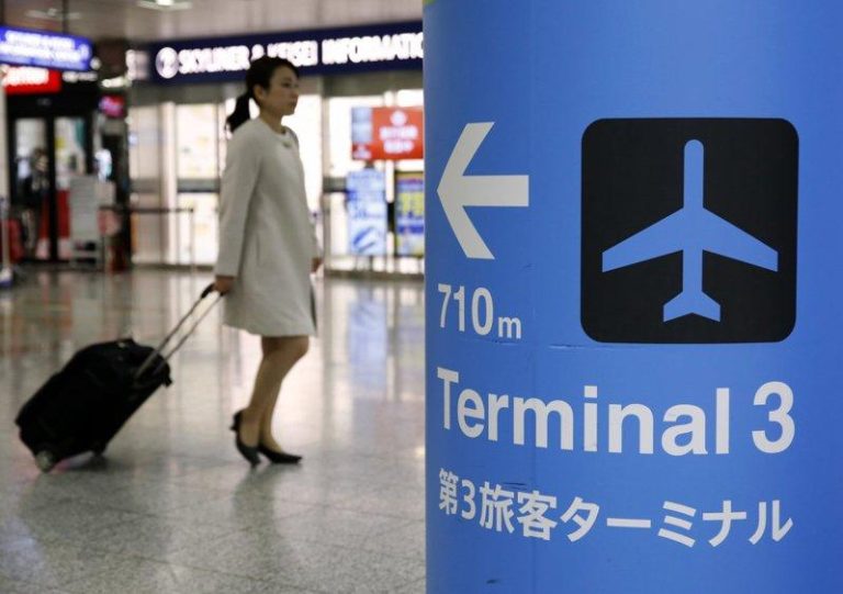 成田国际空港公司（NAA）27日表示，多家中国国籍航空来申请12月以后，可能减班一到二成或是缩小机型。（路透）
