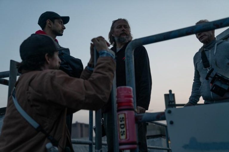 纽约大乱斗「玩命中继站」纪录拍摄背后的挑战与热情 导演大卫麦肯锡就分享最难拍的一场戏是在纽约时代广场,他们甚至没有封街。图/车库娱乐提供