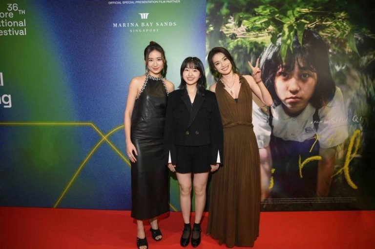 舒淇与「女孩」主演9m88、白小樱(中)，亮丽出席新加坡国际影展开幕仪式。(甲上娱乐提供)