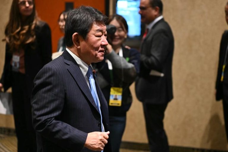 日本外相茂木敏充日前在G7会场。(美联社数据照)