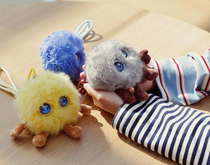 华为在官网上线首款陪聊机器人「智能憨憨」,产品售价人民币399元,定位为家庭场景的AI陪伴玩具。(取材自华为官网)