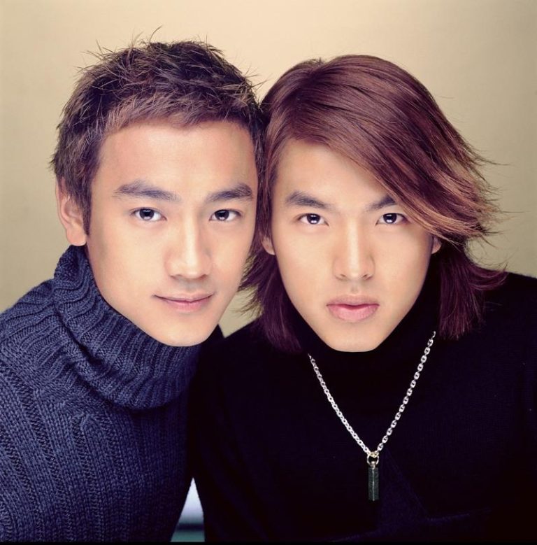 林佑威、李威「WEWE」团照出土 幕后推手曾惨赔陷入忧郁 林佑威(左)、李威「WEWE」二人组。图/创意大群组提供