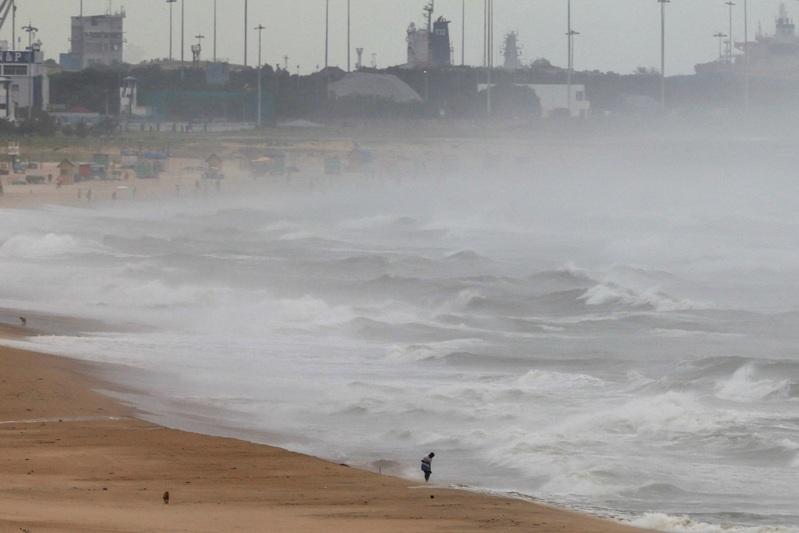 气旋迪特瓦在斯里兰卡引发洪水和山崩,罹难人数今天急剧上升至334人,有近400人仍然失踪。(路透)