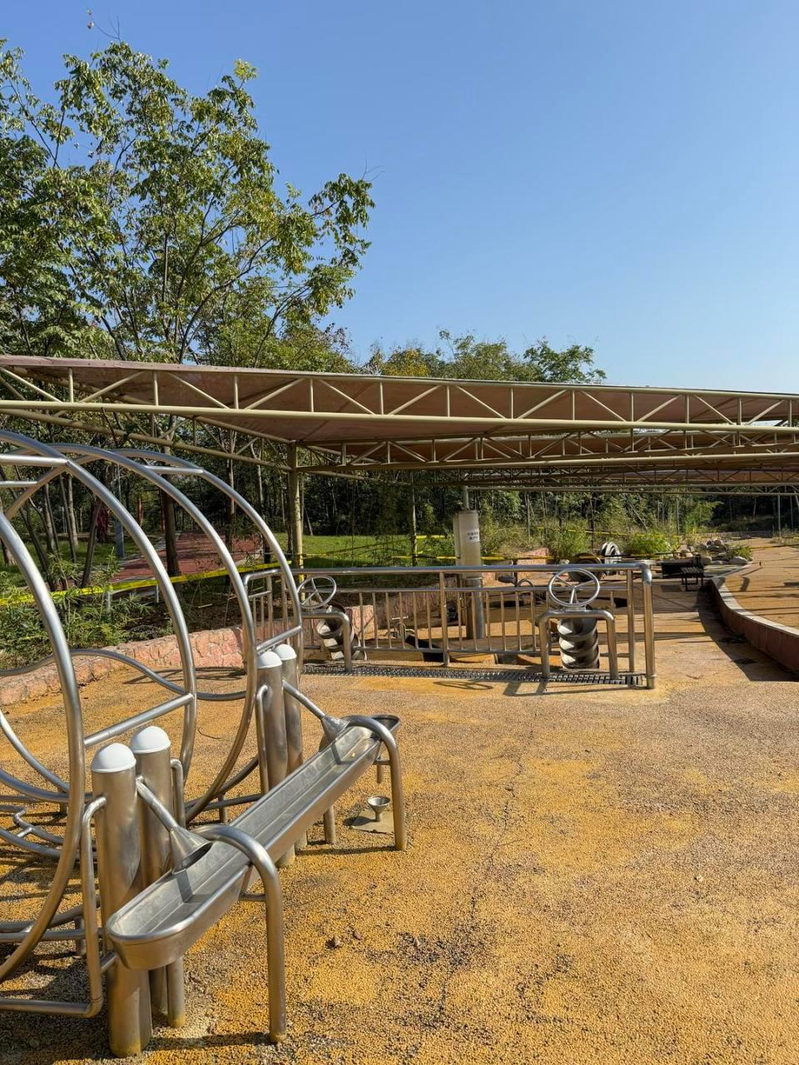 事发时的监控画面。(取材自红星新闻)