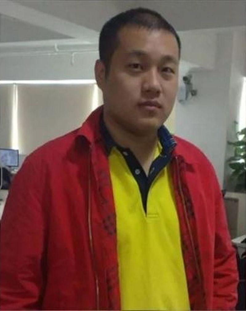 「中国首父」徐波被爆狂生300个孩子,被前情人控家暴虐童。(取材自微博)