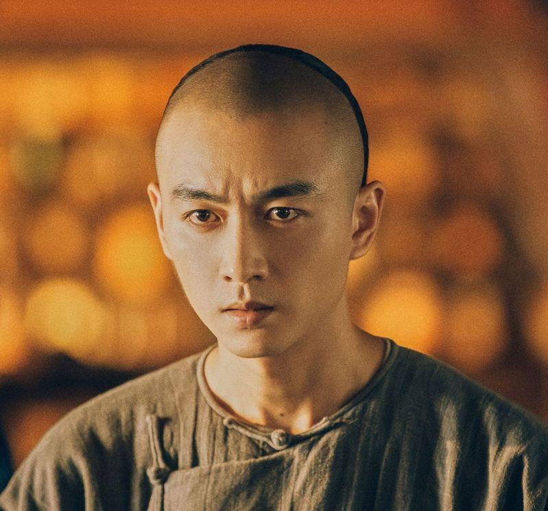 陈晓罕见换下了使用11年的微博背景图。(取材自微博)