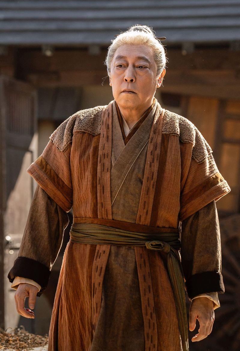 成毅饰演的「谢淮安」一夜白头。(取材自微博)