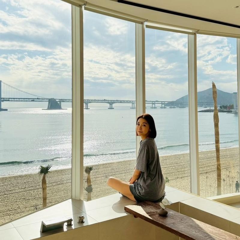 江祖平大啖鲜虾。图/摘自Threads