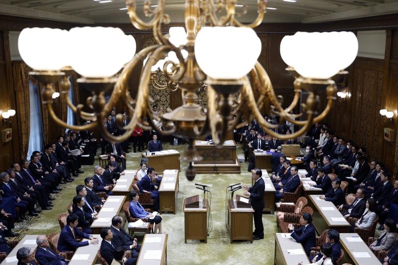 薛瑞福说,中国近日已经对日本做过各种试探与施压,但目前看来并没有奏效。不过北京有耐心,会继续观察高市早苗的态度变化以及日本的政治走向。图为上月26日高市早苗在国会接受提问。(欧新社)