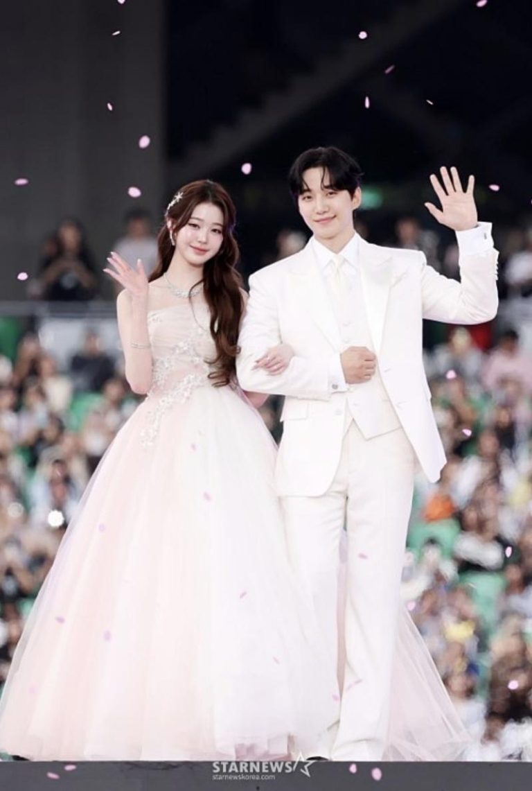 AAA图辑/李俊昊张员瑛仿佛「新人进场」佐藤健语言不通 李俊昊(右)和张员瑛仿佛新人进场。图/摘自STARNEWS