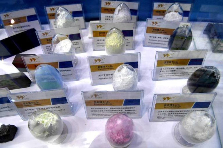 三家稀土企业获出口许可。图为各种稀土产品。（中新社）