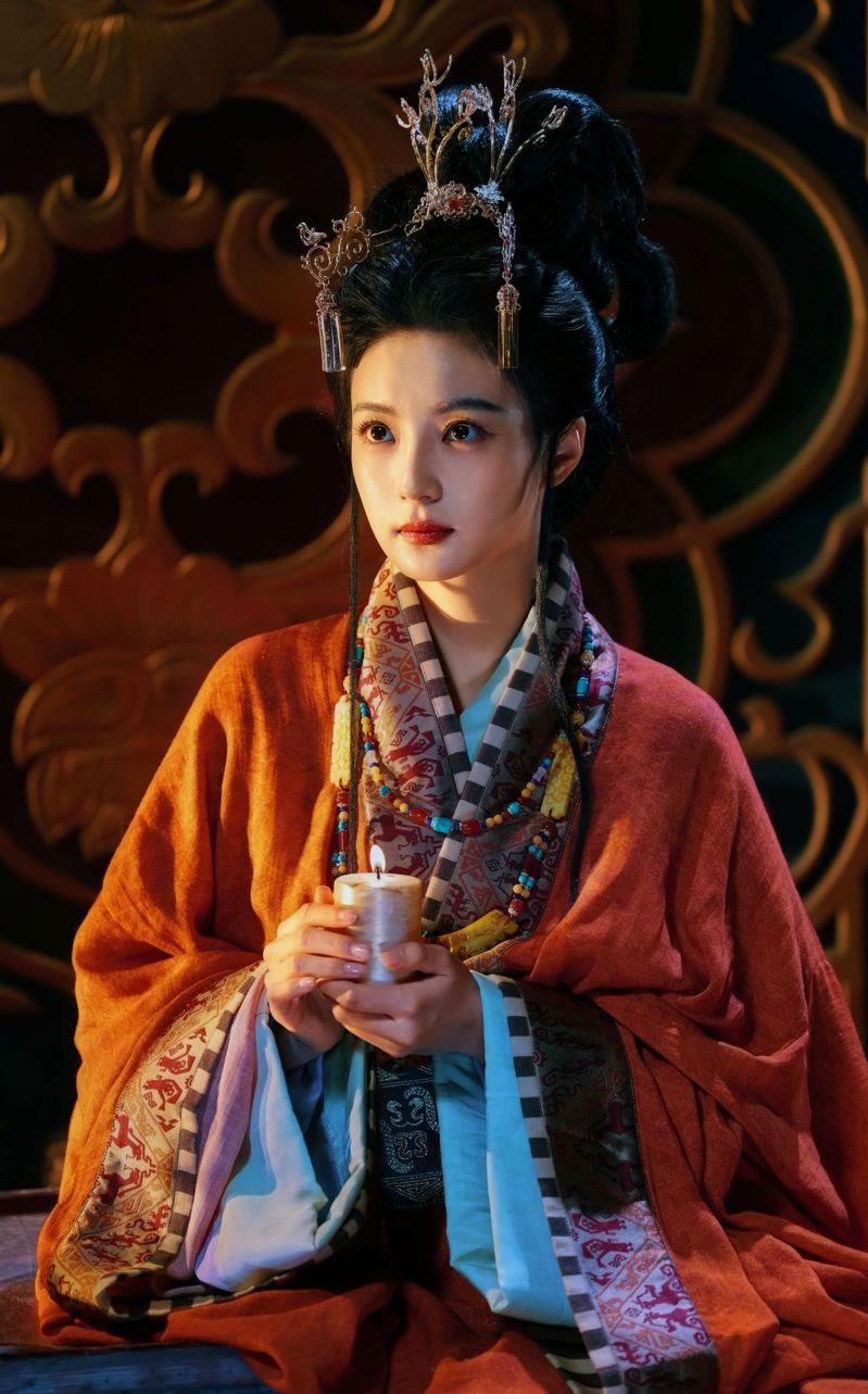 张雅钦传拿下古装新剧「归良辰」女一。(取材自微博)