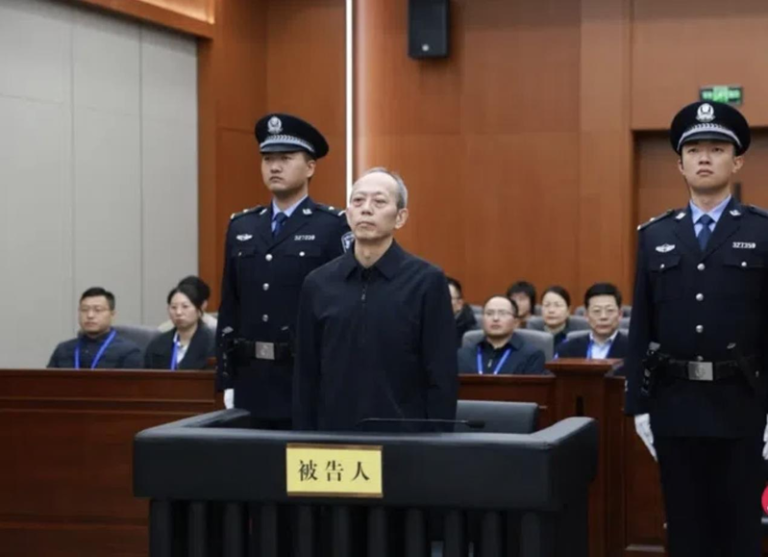 前体育总局长苟仲文死缓 受贿2亿人民币被追缴 中国官方8日通报,中国体育总局前局长苟仲文涉嫌受贿被判处死缓。(取材自中国最高人民法院微信公众号)