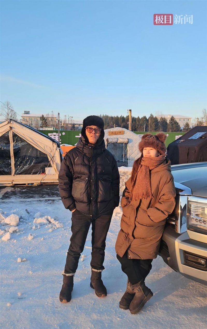 夫妻俩搭建的帐篷。(取材自极目新闻)