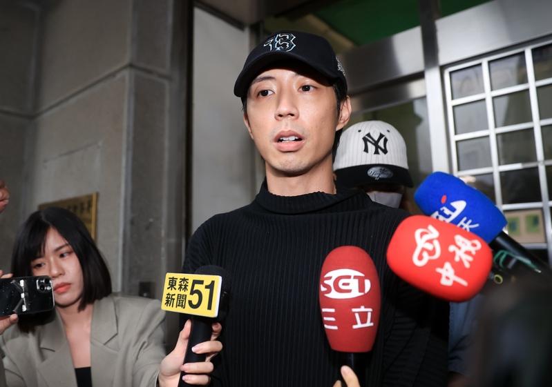 大S因流感猝逝,魂断异乡。图╱摘自微博