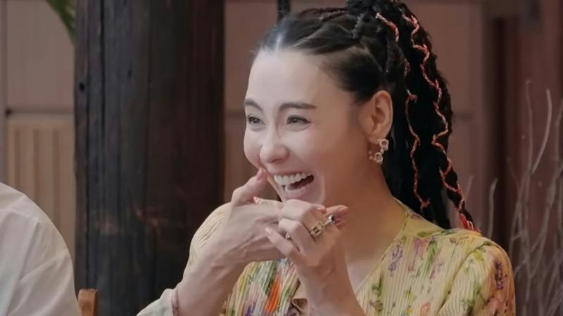 张柏芝当年凭周星驰执导兼主演的电影「喜剧之王」一炮而红 。(视频截屏)