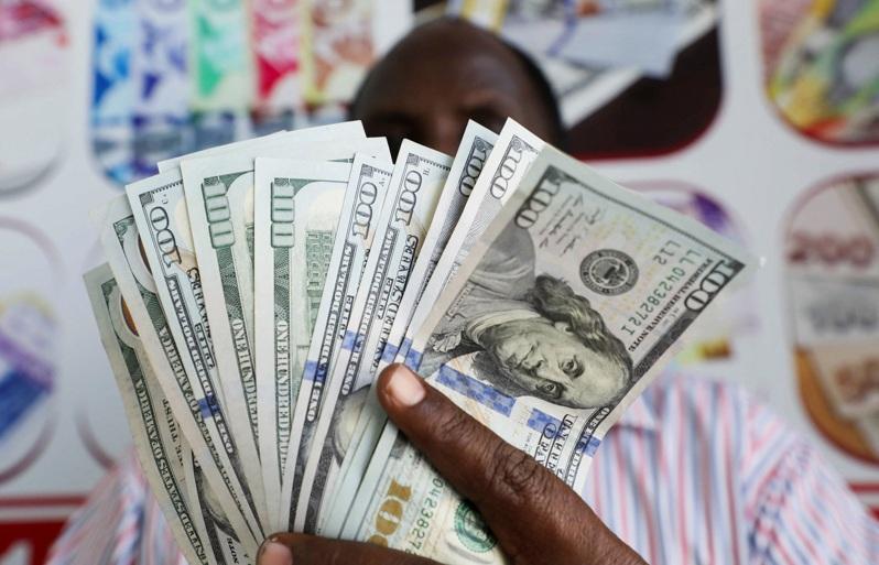 全球影子银行业的资产总额,去年已突破250兆美元大关,史上首见。影子银行监管较少,资产扩增下,外界忧虑系统性风险攀升。(路透)