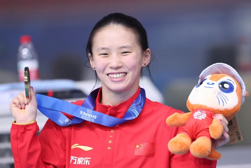 这次接受水均益的专访，陈芋汐含泪说出了最委屈、最愤怒、最无厘头、印象最深的事情。（取材自微博视频）