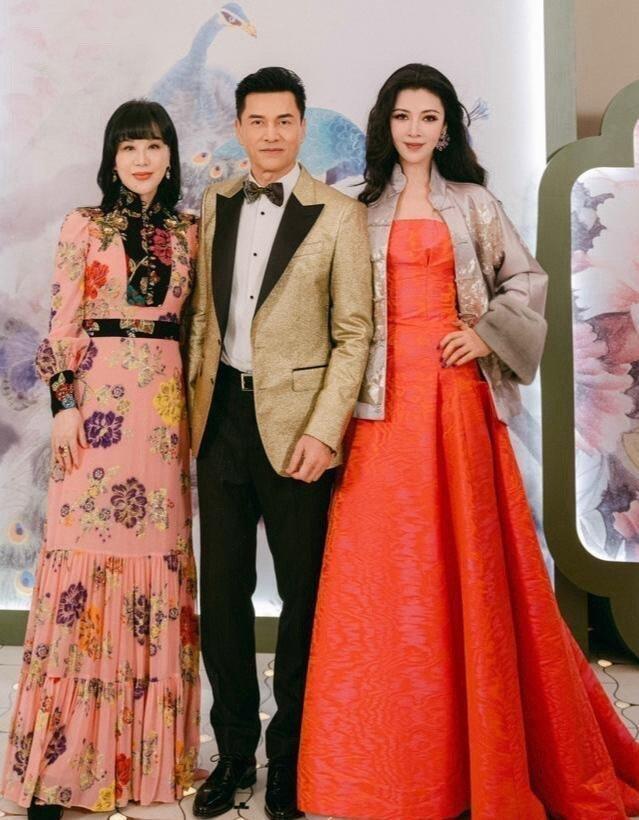 70岁的吕良伟看不出一丝老态。(取材自微博)