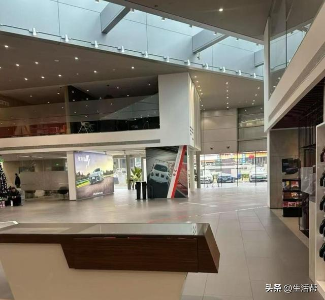 12月24日,贵阳孟关保时捷中心。(取材自红星新闻/受访者供图)