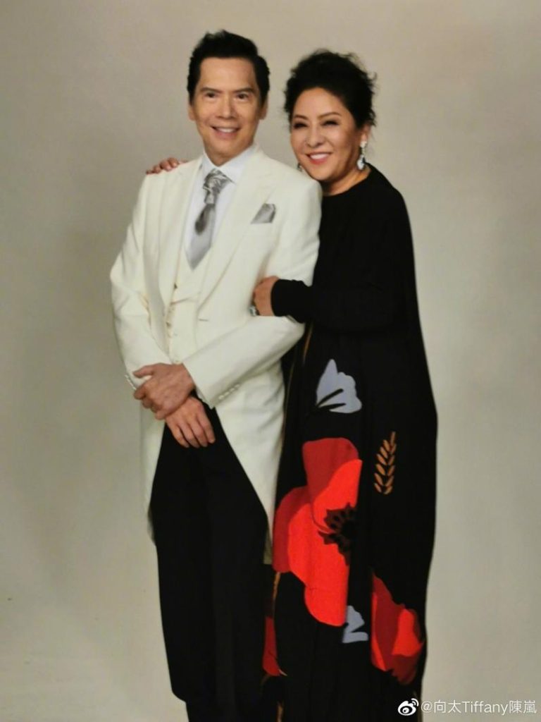 「向华强性能力超强」向太泄房事:无性就是无爱 向华强(左)与太太陈岚结婚45年。(取材自微博)