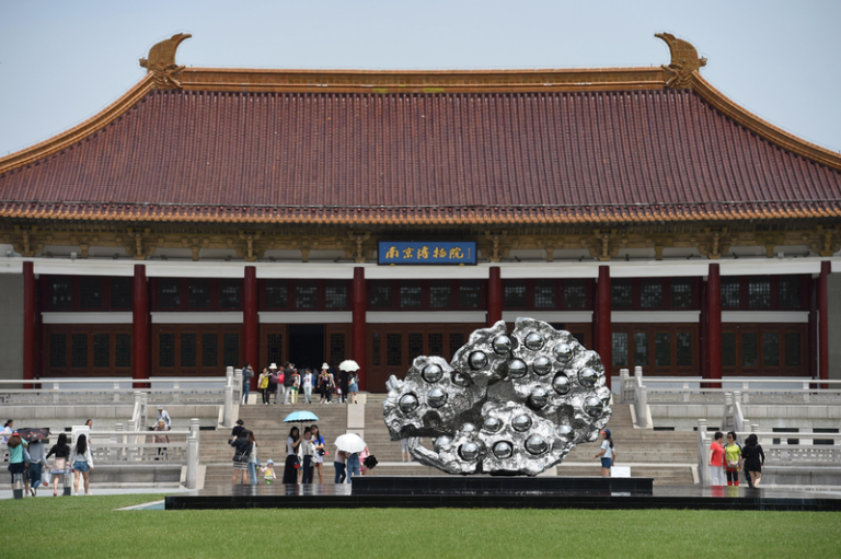 南京博物院是中国「国家一级博物馆」，竟爆出有组织非法侵吞、盗卖文物的消息。（新华社）