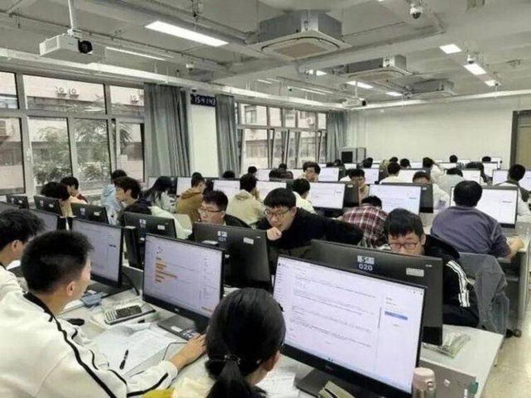 考试现场，(取材自北京日报)
