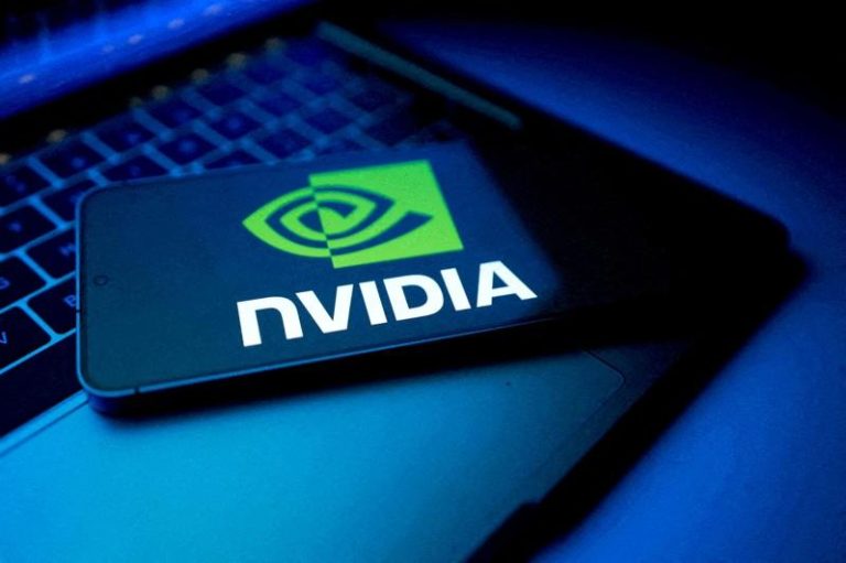 护国神山再添利多 路透:中企抢买H200 Nvidia要求台积电增产 辉达据传已要求台积电提高H200芯片产量。(路透)