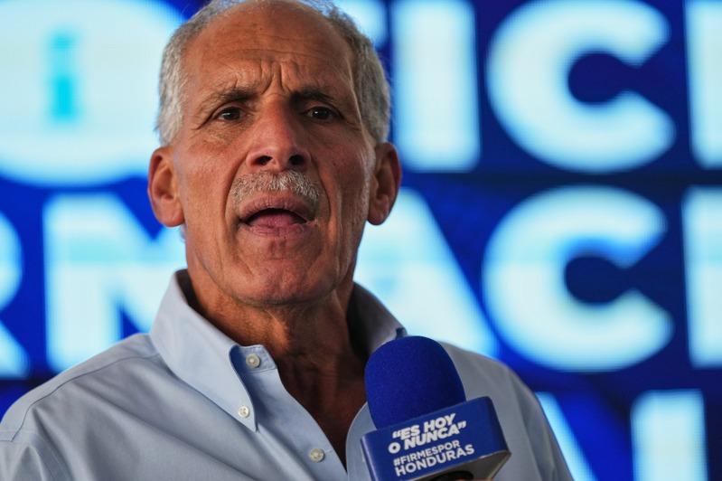 川普的介入与怀旧情绪,都成为选战最后阶段拉擡阿斯夫拉(图)的重要因素。(美联社)