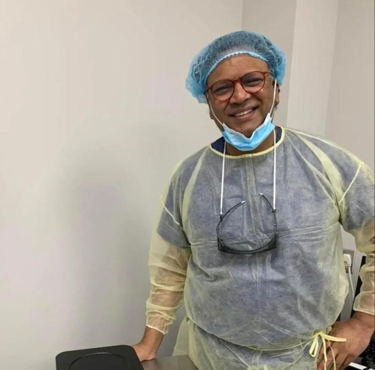 涉事医生马哈拉杰。（取材自红星新闻）