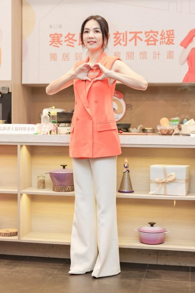 S.H.E跨年开趴 Selina只想当垃圾?Ella狂揭笑点 Ella出席公益活动,聊到好姐妹Selina和Hebe。(记者林士杰/摄影)